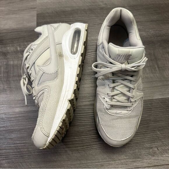 Nike Women's Air Max Command in Light Bone/White Color Size US 9 - Picture 5 of 13
